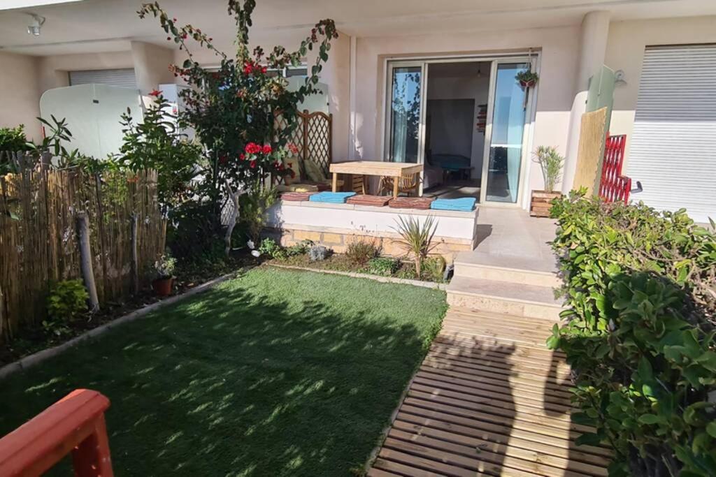 Ti Caz Kreol - Juan Plages Les Pieds Dans L'Eau Apartment Exterior photo