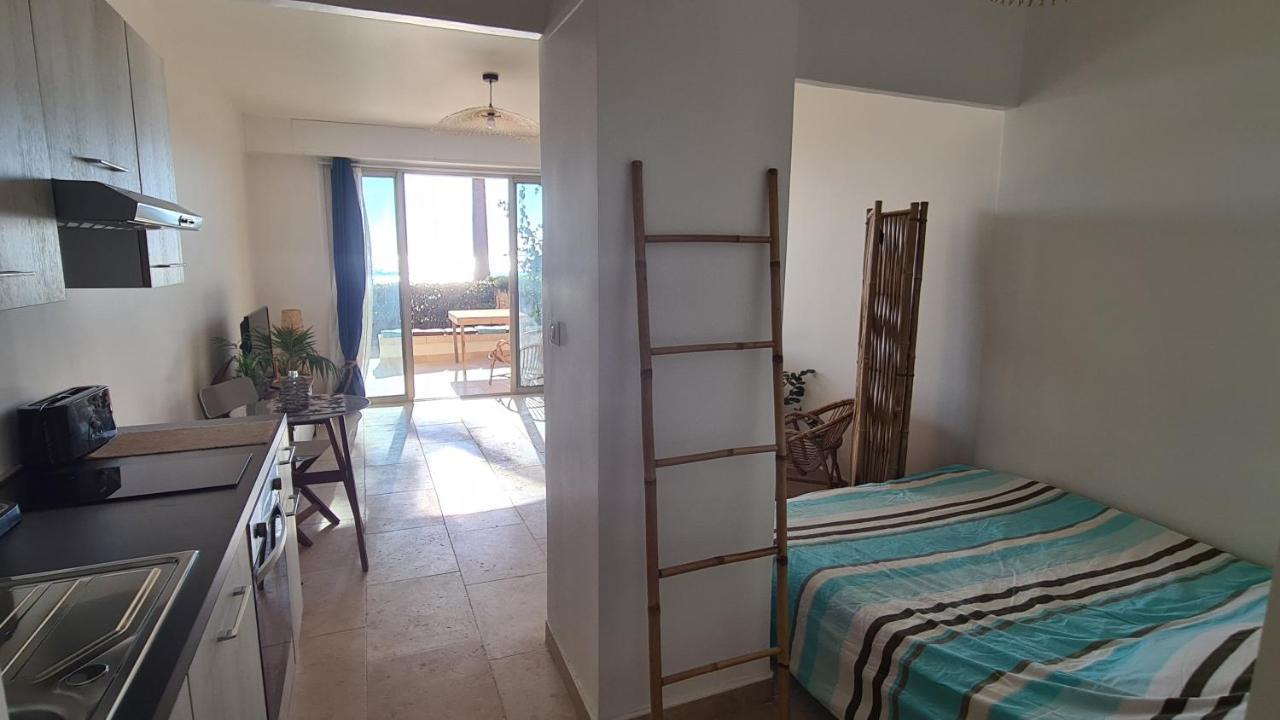 Ti Caz Kreol - Juan Plages Les Pieds Dans L'Eau Apartment Exterior photo